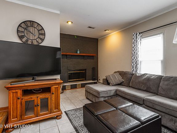 5th image of 10526 S 83rd Ave