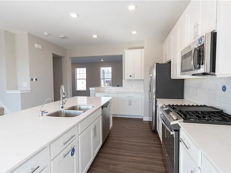 7073 Adalene Ln — Photo 25