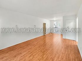 1214 Idaho, 03