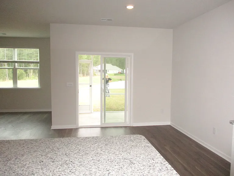 1443 Porchfield Dr — Photo 7