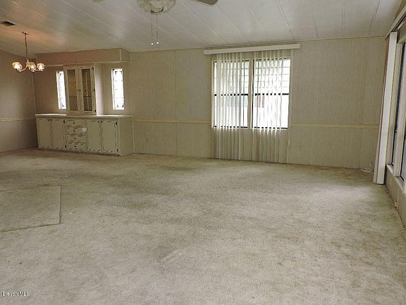 4th image of 365 Marlin Cir