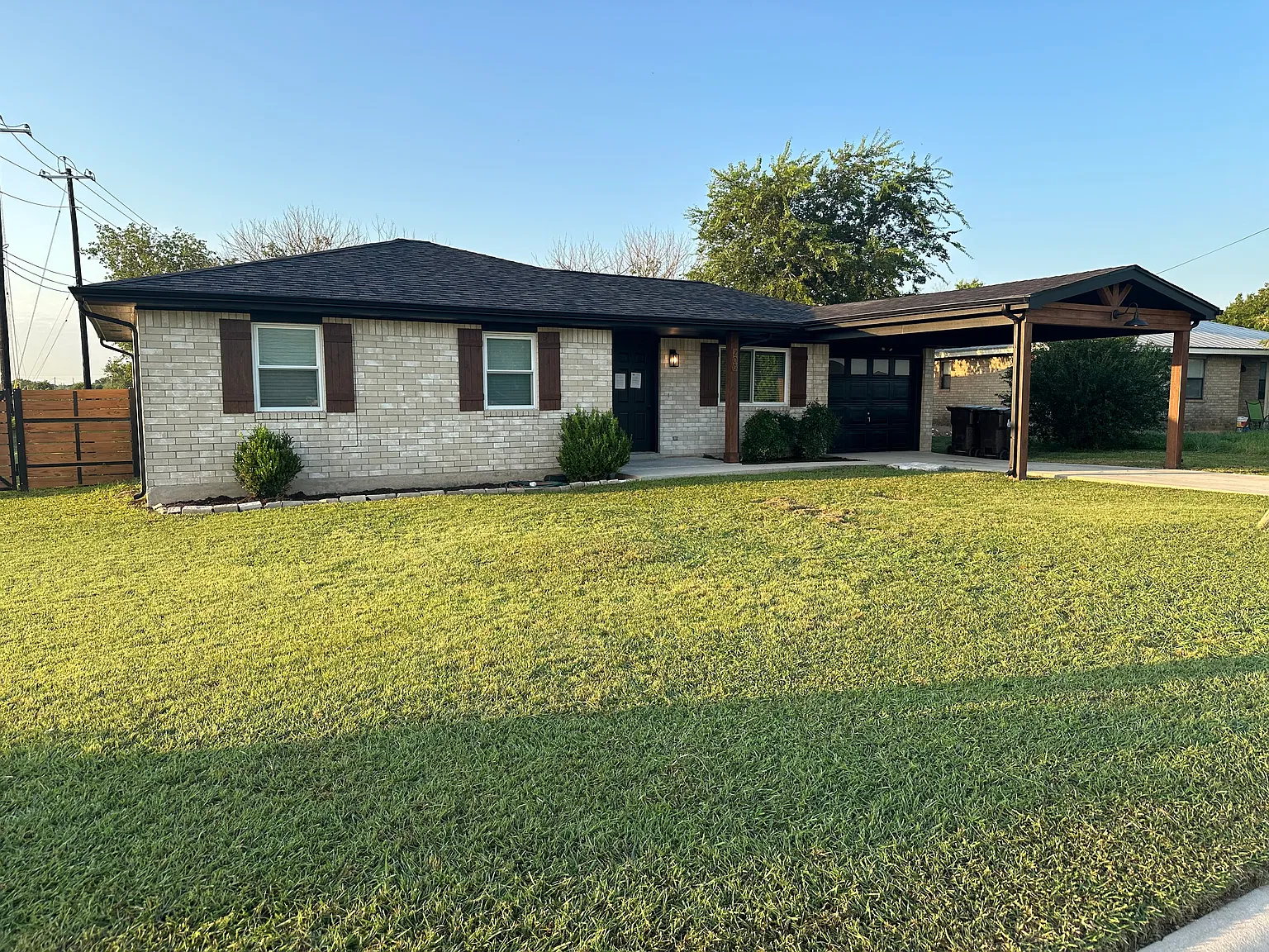 3 bed, 1200 sqft, $1,975 — Photo 3
