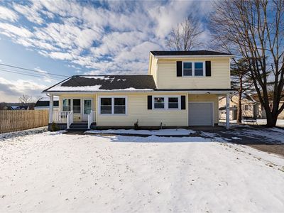 97 Hogan Rd, Fairport, NY, 14450