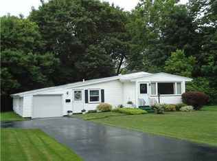 45 Newcrest Dr, Rochester, NY 14618