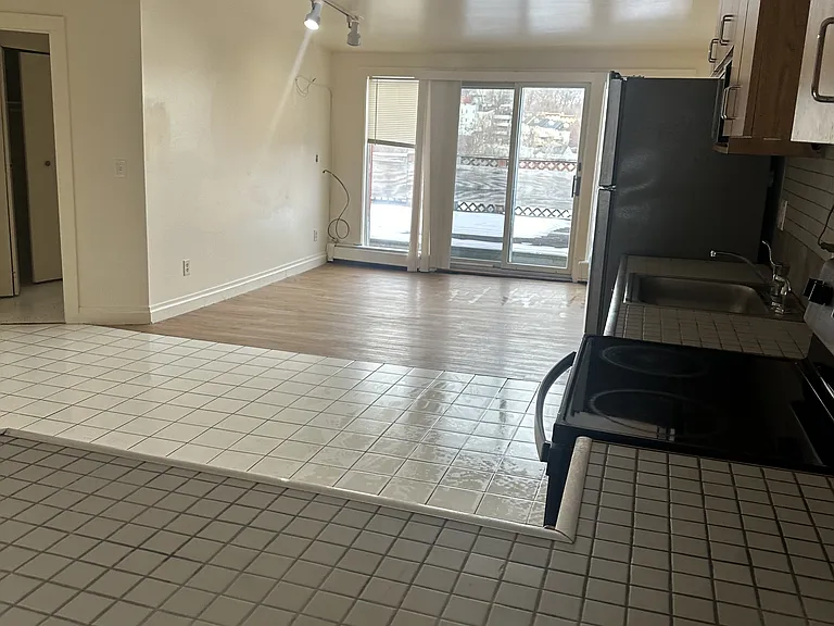 17 Catherine St #4 — Photo 7