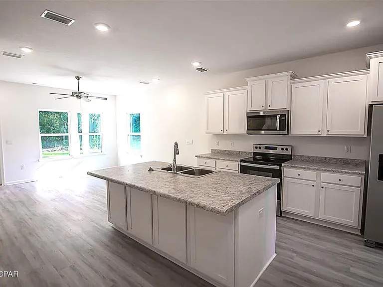 30 Sandywoods Ct — Photo 6