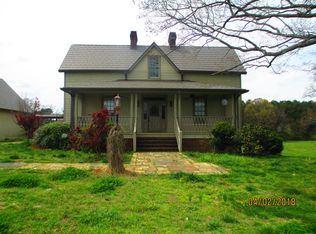 1041 Woodlawn Rd, Chatsworth, GA 30705