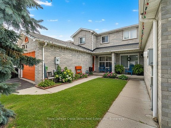 3rd image of 18 Silverstream Rd