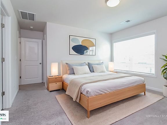 5th image of 22 Apricot Ln
