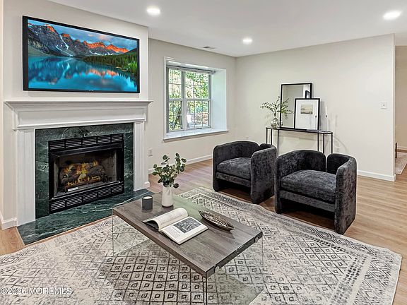 5th image of 577 Windflower Court