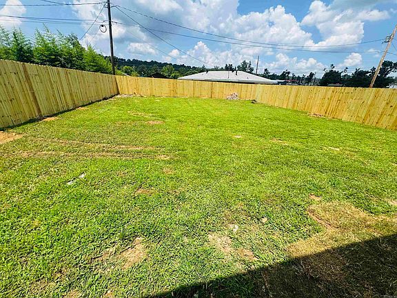 4th image of 207 W Military Dr