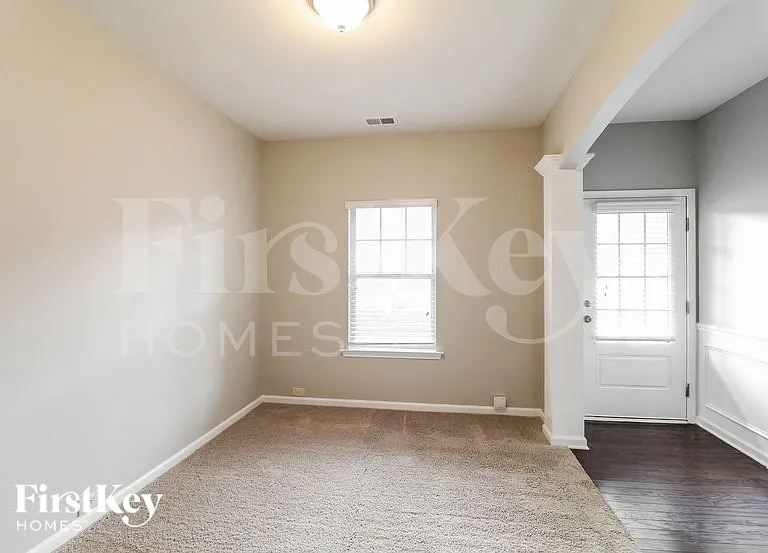 423 Fredrick Dr — Photo 6