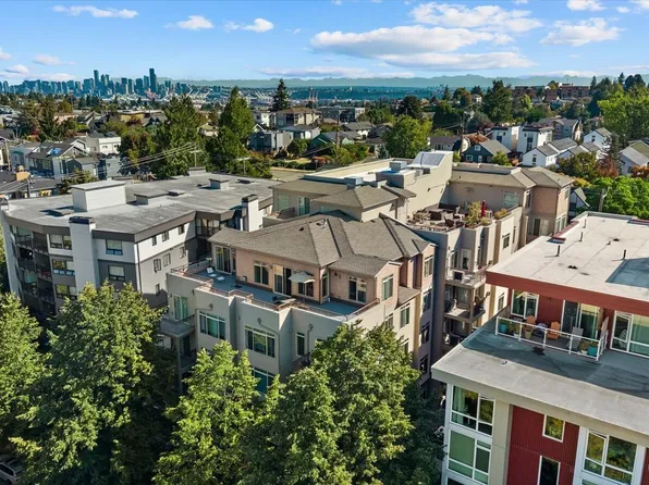 5016 California Avenue SW #302, Seattle, WA 98136