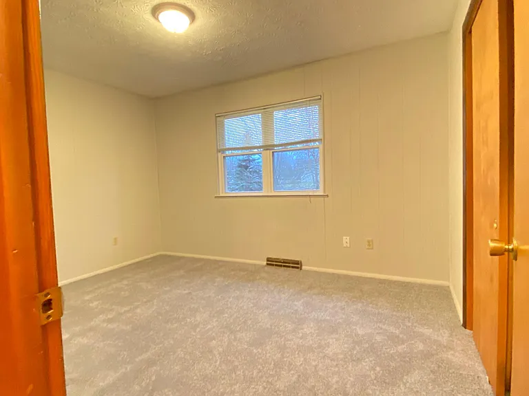 2112 Maplewood Rd — Photo 7
