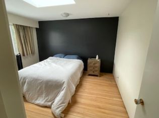 15568 Thrift Ave, White Rock, BC V4B 2L9