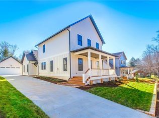 235 S Rice St #2B, Brevard, NC 28712