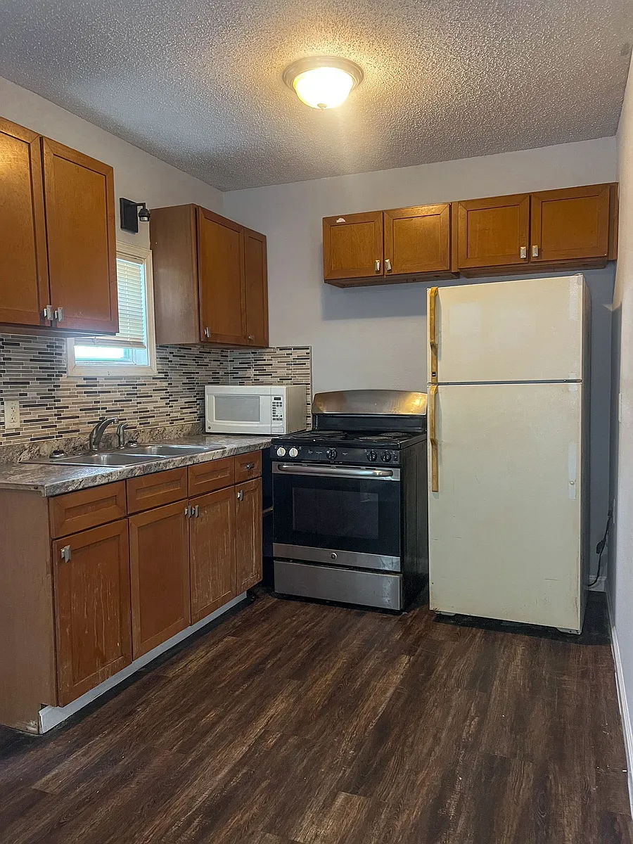 Building Photo - 1405 Beaver Rd #1405