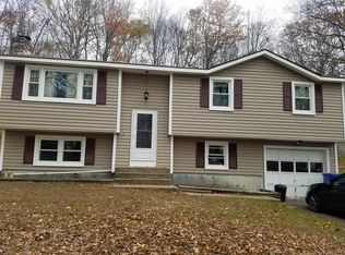 121 Burbank Rd, Ellington, CT 06029