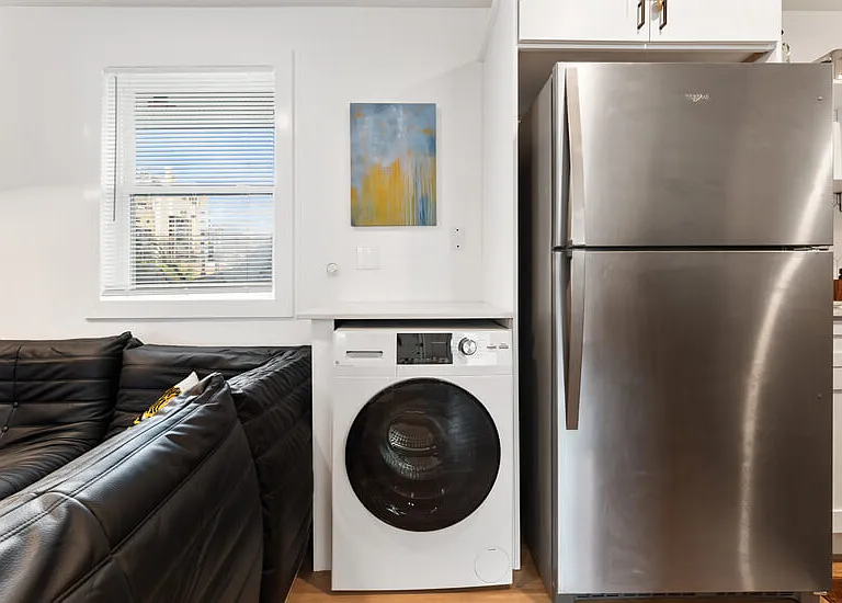 807 Cullen Blvd #4 — Photo 6