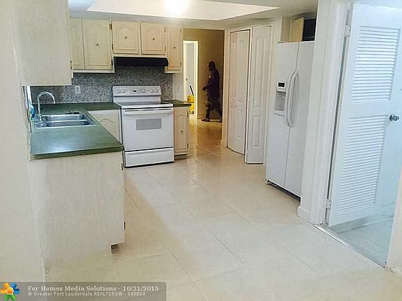 4th image of 9701 NW 25th St