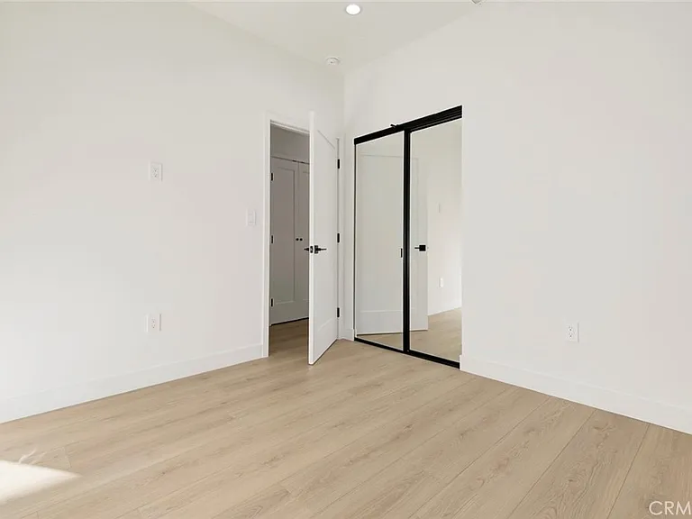 2242 N Keystone St — Photo 16