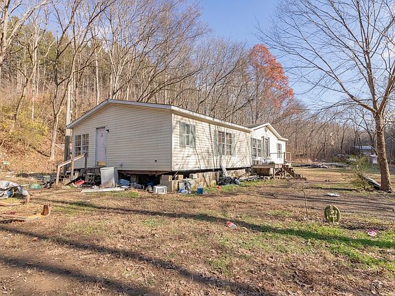 2nd image of 185 Honeysuckle Ln