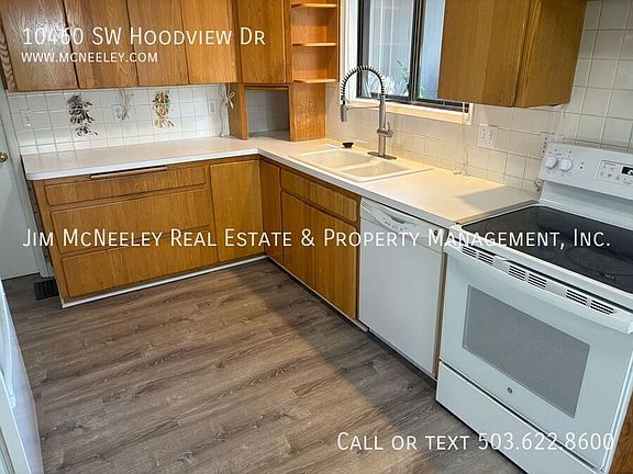 5th image of 10460 SW Hoodview Dr