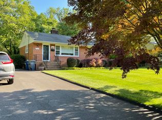 6805 Glenmont St, Falls Church, VA 22042