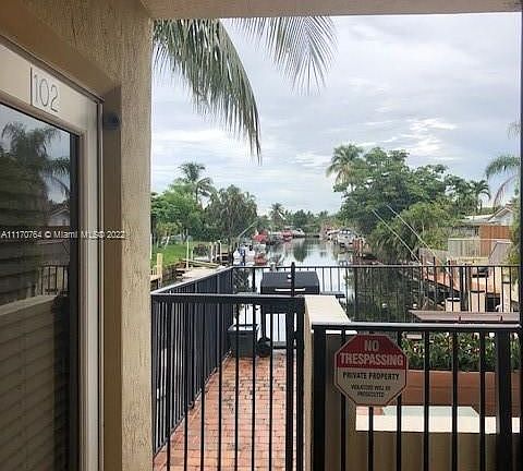 4th image of 410 SW 15th St APT 103