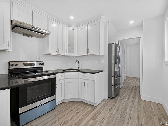 3rd image of 54-23 153 Street