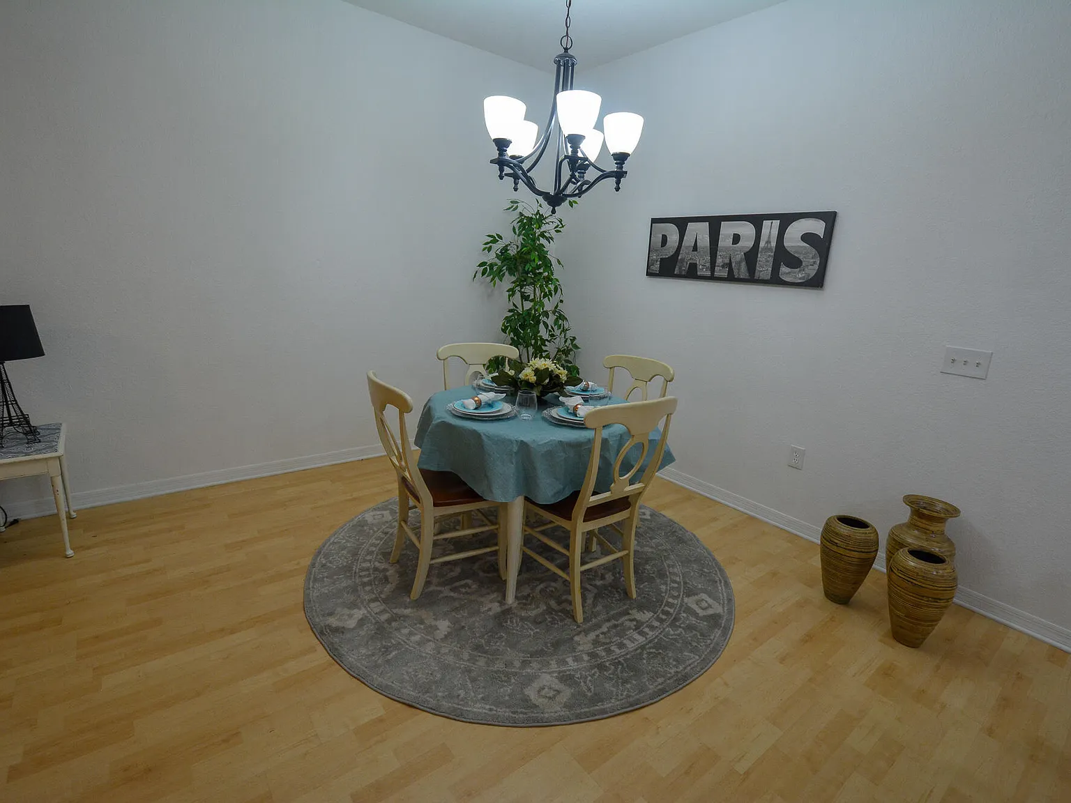 2 bed, 2.0 bath, 1330 sqft, $1,900 — Photo 2