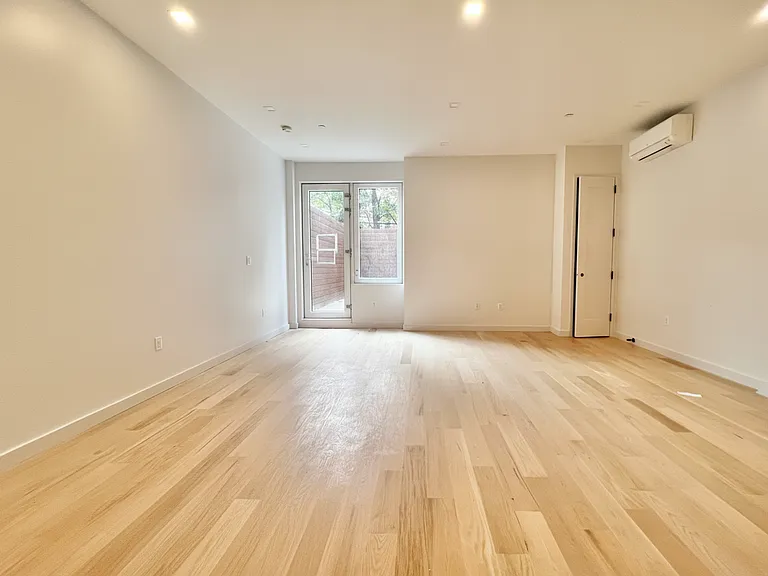 308 Linden Blvd #1A — Photo 5