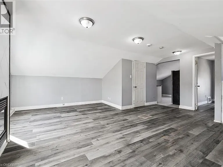 73 Vine St S #2 — Photo 7