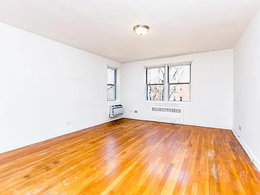 Sold by Re/Max In The City | media 7