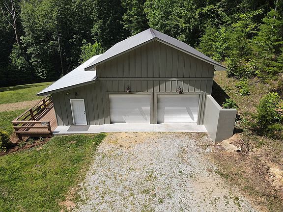 5th image of 315 Whiskey Run Ln