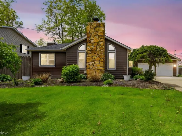 2013 Deerfield Dr, Ashtabula, OH 44004