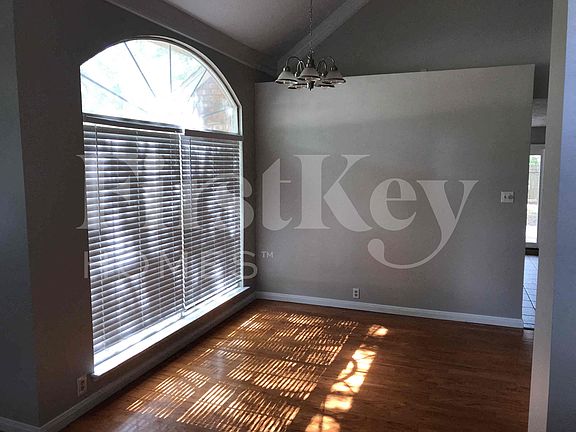 3rd image of 4907 Pine Prairie Ln