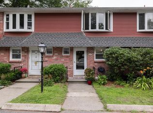 79 Meadow Pond Dr APT 29E, Leominster, MA 01453