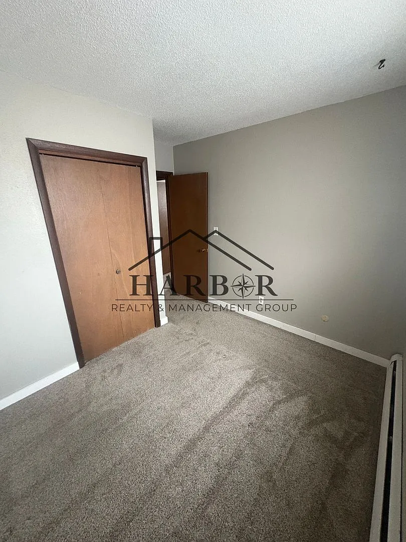 Willow Wood — Photo 3
