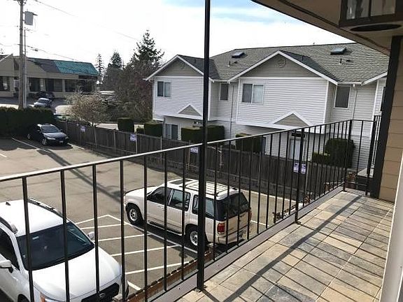 3rd image of 4115 156th St SW APT D