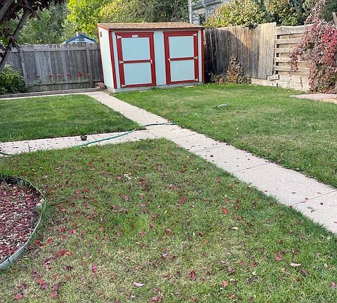 Backyard with shed storage unit right side for the Backyard unit.
