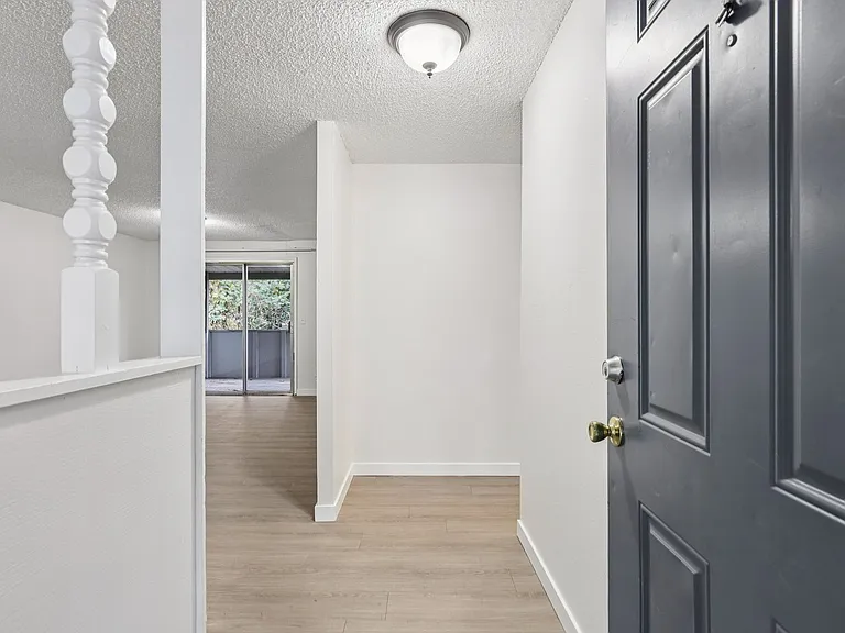 Cypress Crest Apartments — Photo 13