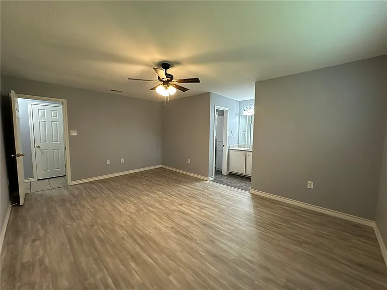 2201 Timberline Dr — Photo 13