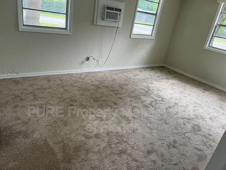 2205 NE 14th Ave — Photo 21