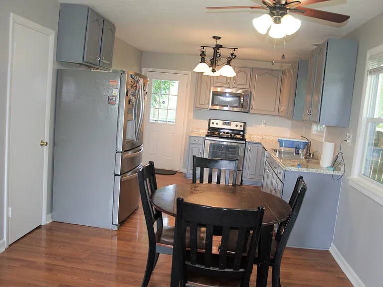 9215 Industrial Pkwy — Photo 16