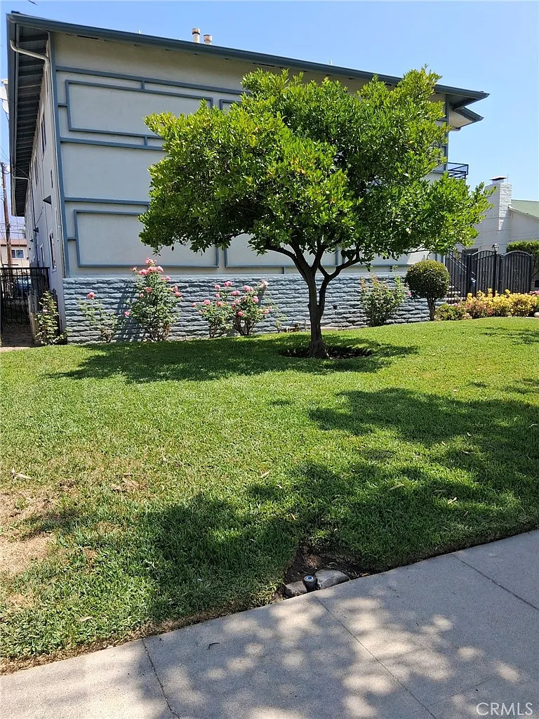 1 bed, 600 sqft, $1,950 — Photo 2