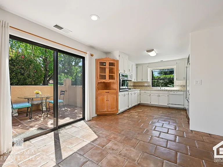 424 La Quinta Ln — Photo 14
