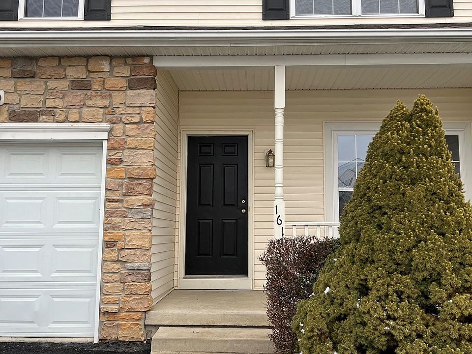 1st image of 161 Willow Dr