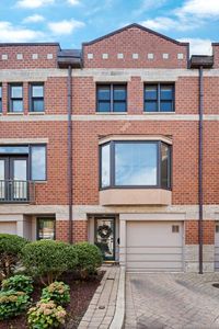 2720 N Greenview Ave, Chicago, IL, 60614