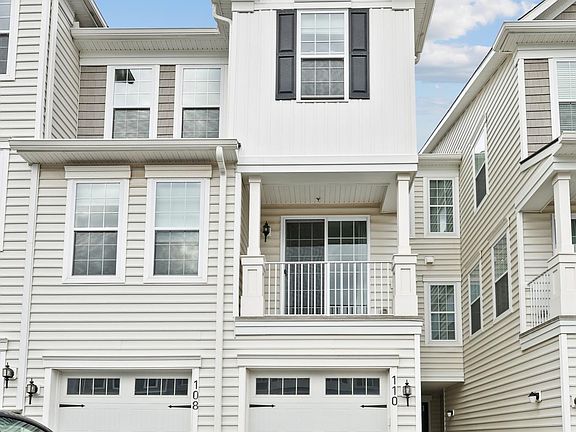 5th image of 110 Aspen Dr #110
